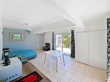 VILLA À VENDRE 3 CHAMBRES + STUDIO AVEC VUE MER ET PISCINE SUR OYSTER POND, SAINT-MARTIN (97150)
