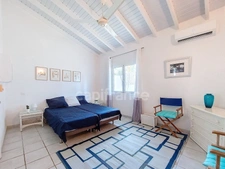 EN EXCLUSIVITÉ À VENDRE MAISON DE VILLE VUE MER  AVEC PISCINE ET JARDIN SUR OYSTER POND, SAINT-MARTIN (97150)
