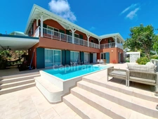 VILLA À VENDRE 3 CHAMBRES + STUDIO AVEC VUE MER ET PISCINE SUR OYSTER POND, SAINT-MARTIN (97150)