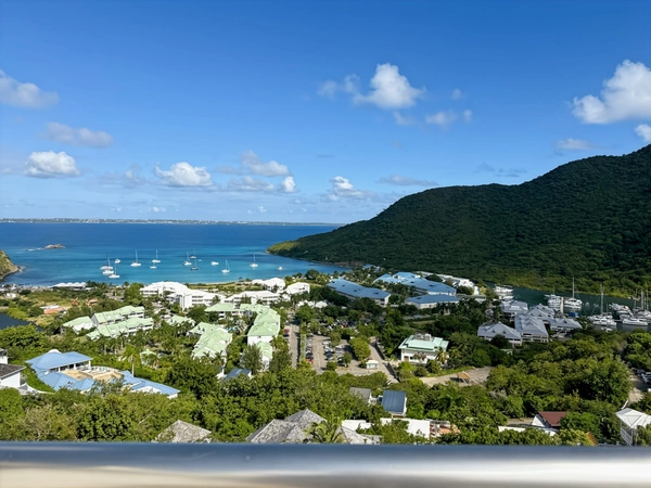 APPARTEMENT 2 CHAMBRES À VENDRE SUR LES HAUTEURS D'ANSE MARCEL AVEC MAGNIFIQUE VUE MER, SAINT-MARTIN (97150)