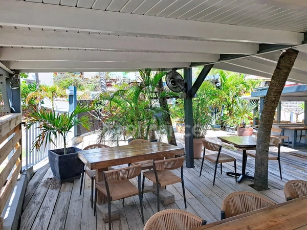 EN EXCLUSIVITÉ À VENDRE FONDS DE COMMERCE RESTAURANT SEMI-GASTRONOMIQUE AVEC ÉQUIPEMENT COMPLET, SAINT-MARTIN (97150)