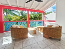 À VENDRE CONFORTABLE MAISON MITOYENNE 2 CHAMBRES SUR LE PARC DE LA BAIE ORIENTALE, SAINT-MARTIN (97150)