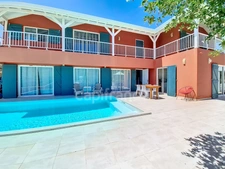 VILLA À VENDRE 3 CHAMBRES + STUDIO AVEC VUE MER ET PISCINE SUR OYSTER POND, SAINT-MARTIN (97150)