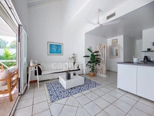 EN EXCLUSIVITÉ À VENDRE MAISON DE VILLE VUE MER  AVEC PISCINE ET JARDIN SUR OYSTER POND, SAINT-MARTIN (97150)