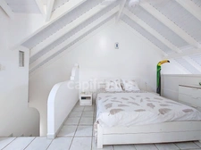 EN EXCLUSIVITÉ MAISON DE VILLE AVEC PISCINE ET JARDIN SUR OYSTER POND
