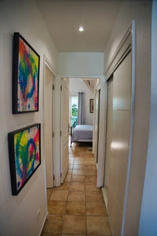 EN EXCLUSIVITÉ APPARTEMENT ÉLÉGANT ET RÉNOVÉ AU COEUR DE LA BAIE ORIENTALE, SAINT-MARTIN (97150)