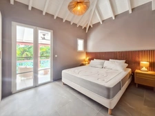 À VENDRE CONFORTABLE MAISON MITOYENNE 2 CHAMBRES SUR LE PARC DE LA BAIE ORIENTALE, SAINT-MARTIN (97150)