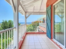 VILLA À VENDRE 3 CHAMBRES + STUDIO AVEC VUE MER ET PISCINE SUR OYSTER POND, SAINT-MARTIN (97150)