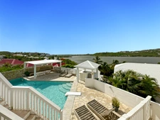 FOR SALE: 2-BEDROOM APARTMENT WITH SEA VIEW - IDEAL FOR INVESTORS - MONT VERNON AREA IN SAINT-MARTIN (97150)
