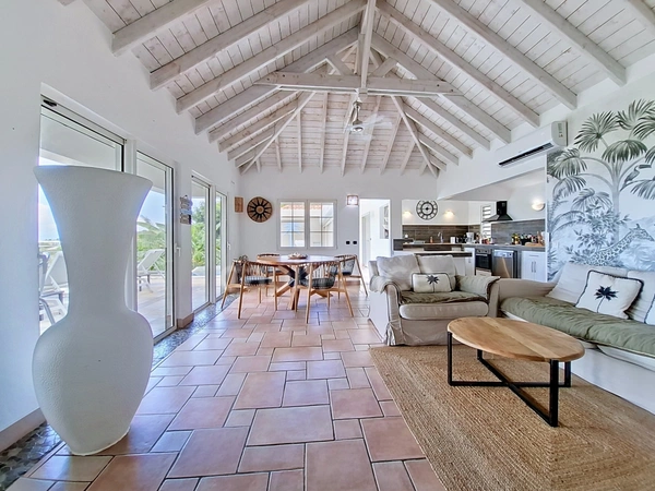 SUPERBE VILLA AVEC VUE MER PANORAMIQUE À VENDRE SUR LES JARDINS DE LA BAIE ORIENTALE, SAINT-MARTIN (97150)