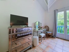 EN EXCLUSIVITÉ APPARTEMENT ÉLÉGANT ET RÉNOVÉ AU COEUR DE LA BAIE ORIENTALE, SAINT-MARTIN (97150)