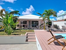 SUPERB 3-BEDROOM VILLA FOR SALE ON OYSTER POND, SAINT MARTIN (97150)
