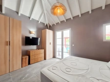 À VENDRE CONFORTABLE MAISON MITOYENNE 2 CHAMBRES SUR LE PARC DE LA BAIE ORIENTALE, SAINT-MARTIN (97150)