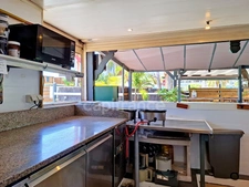 EXCLUSIVELY FOR SALE: SEMI-GASTRONOMIC RESTAURANT BUSINESS WITH FULLY EQUIPPED, SAINT-MARTIN (97150)