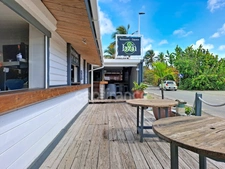EXCLUSIVELY FOR SALE: SEMI-GASTRONOMIC RESTAURANT BUSINESS WITH FULLY EQUIPPED, SAINT-MARTIN (97150)