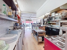 À VENDRE FONDS DE COMMERCE AVEC ÉQUIPEMENT COMPLET DE CUISINE