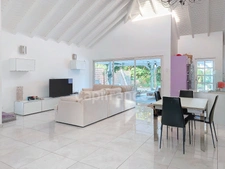 VILLA 4 CHAMBRES AVEC PISCINE SECTEUR PARC DE LA BAIE ORIENTALE