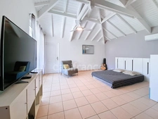 VILLA À VENDRE 3 CHAMBRES + STUDIO AVEC VUE MER ET PISCINE SUR OYSTER POND, SAINT-MARTIN (97150)