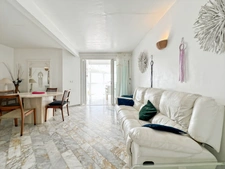 FOR SALE: 2-BEDROOM APARTMENT WITH SEA VIEW - IDEAL FOR INVESTORS - MONT VERNON AREA IN SAINT-MARTIN (97150)