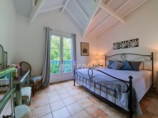 EN EXCLUSIVITÉ APPARTEMENT ÉLÉGANT ET RÉNOVÉ AU COEUR DE LA BAIE ORIENTALE, SAINT-MARTIN (97150)