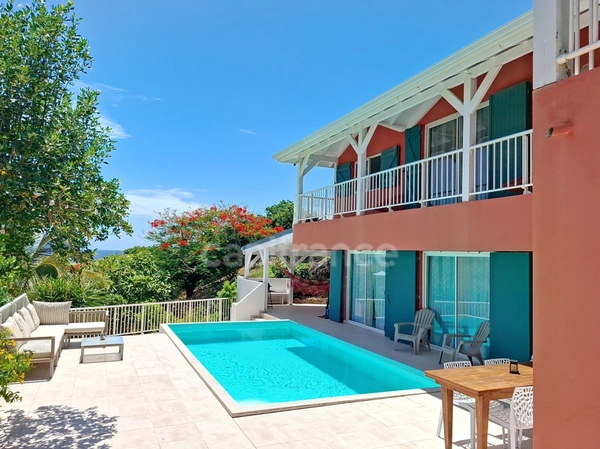 VILLA À VENDRE 3 CHAMBRES + STUDIO AVEC VUE MER ET PISCINE SUR OYSTER POND, SAINT-MARTIN (97150)