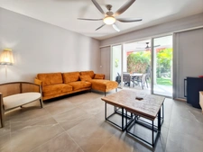 À VENDRE CONFORTABLE MAISON MITOYENNE 2 CHAMBRES SUR LE PARC DE LA BAIE ORIENTALE, SAINT-MARTIN (97150)
