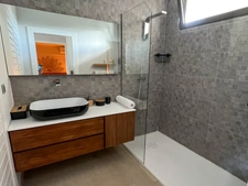 EN EXCLUSIVITÉ À VENDRE APPARTEMENT D'EXCEPTION AVEC JACUZZI PRIVATIF SUR LA BAIE NETTLÉ, SAINT-MARTIN (97150)      