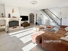 Belle villa provençale rénovée avec vue sur les collines  à BAGNOLS EN FORET (83)