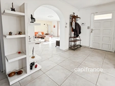 Belle villa provençale rénovée avec vue sur les collines  à BAGNOLS EN FORET (83)
