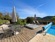 Villa with swimming pool - 6 rooms - BAGNOLS EN FORET (83)