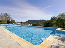 Villa with swimming pool - 6 rooms - BAGNOLS EN FORET (83)