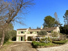 7-room villa for sale with swimming pool in BAGNOLS EN FORET (83)