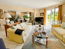 VILLA à vendre 5 pièces BAGNOLS EN FORET (83)