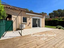 Mazet de 64 m2 - 3 pièces avec jardin - à vendre à BAGNOLS EN FORET (83)