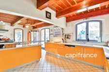 Bastide Provençale avec gîtes et chambres d'hôtes - 9 pièces BAGNOLS EN FORET (83)