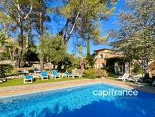 Bastide Provençale avec gîtes et chambres d'hôtes - 9 pièces BAGNOLS EN FORET (83)