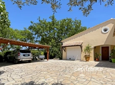 Villa provençale 4 chambres avec piscine BAGNOLS EN FORET (83)