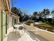 7-room villa for sale with swimming pool in BAGNOLS EN FORET (83)