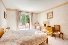 7-room villa for sale with swimming pool in BAGNOLS EN FORET (83)