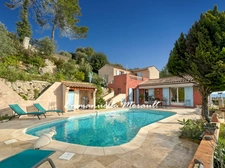 Villa 3 chambres avec piscine et vue panoramique à vendre à BAGNOLS EN FORET (83)