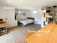 Maison de village avec jardinet et piscine à BAGNOLS EN FORET (83)