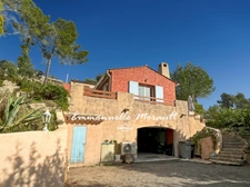Villa 3 chambres avec piscine et vue panoramique à vendre à BAGNOLS EN FORET (83)