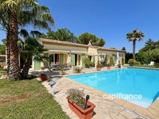 Villa provençale 4 chambres avec piscine BAGNOLS EN FORET (83)