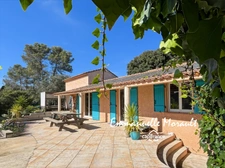 Maison familiale - 5 pièces - au calme à BAGNOLS EN FORET (83)