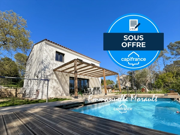 Villa contemporaine à vendre 4 pièces BAGNOLS EN FORET (83)