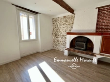 Maison de village 4 pièces avec terrasse à vendre BAGNOLS EN FORET (83)