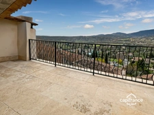 Appartement de charme 4 pièces avec terrasses et vue exceptionnelle à FAYENCE (83)
