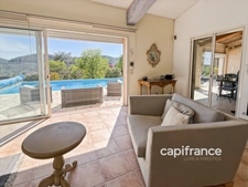 Villa avec piscine - 6 pièces - BAGNOLS EN FORET (83)