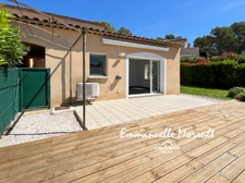 Mazet de 64 m2 - 3 pièces avec jardin - à vendre à BAGNOLS EN FORET (83)