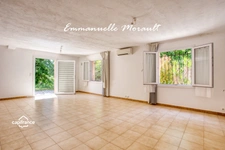 Villa à vendre 7 pièces avec piscine à BAGNOLS EN FORET (83)